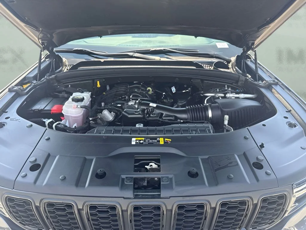 Used 2025 Gray Jeep Limited image 27