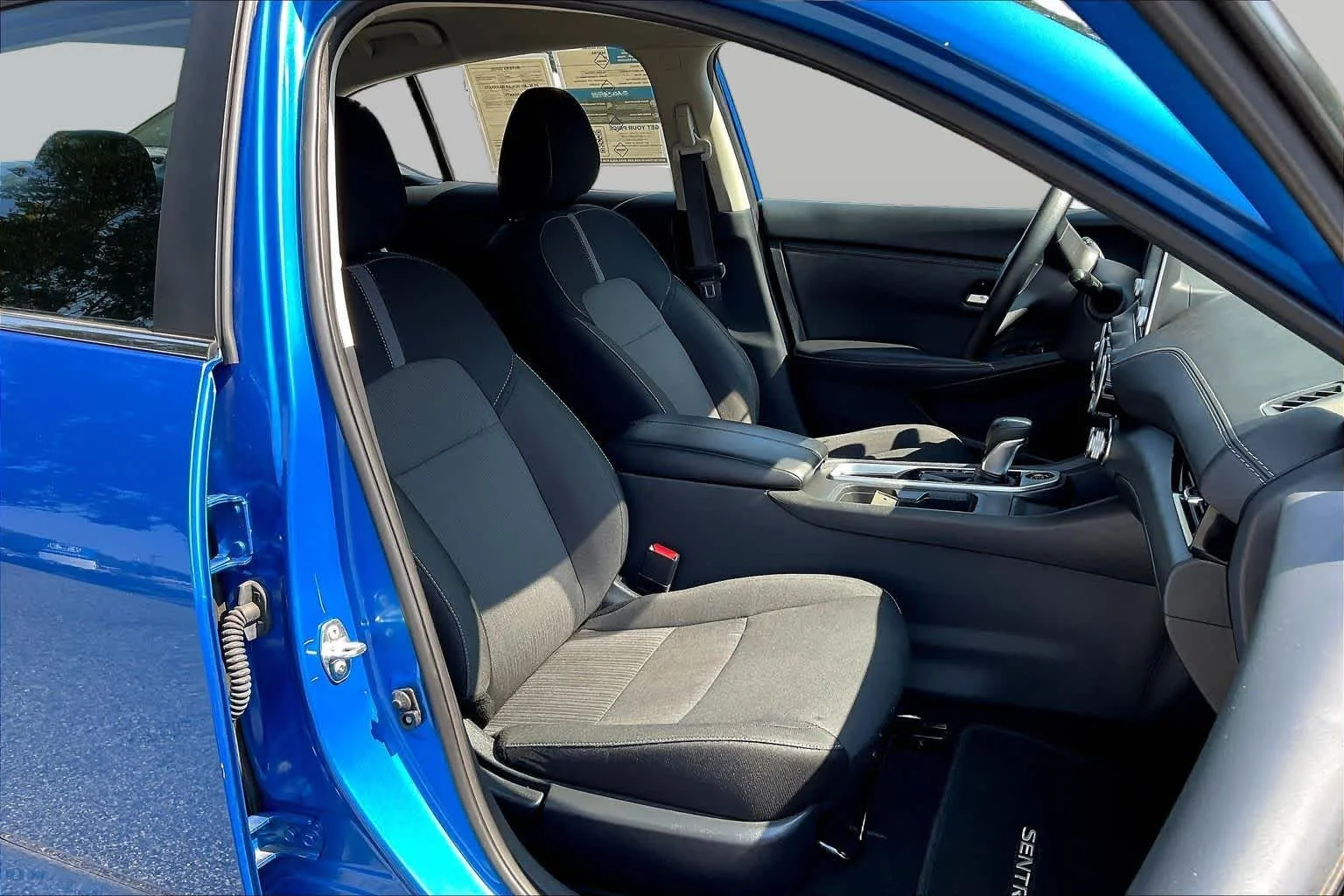 Used 2025 Electric Blue Metallic Nissan SV image 9