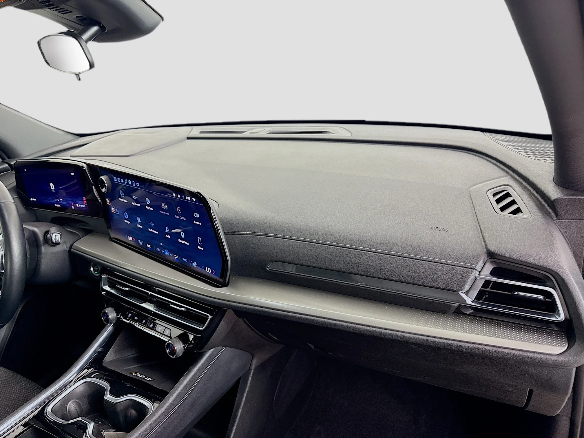 Used 2025 Lakeshore Blue Metallic Chevrolet LT image 32
