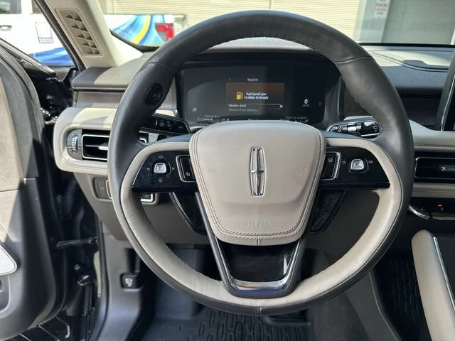 Used 2023 Black Lincoln Reserve image 14