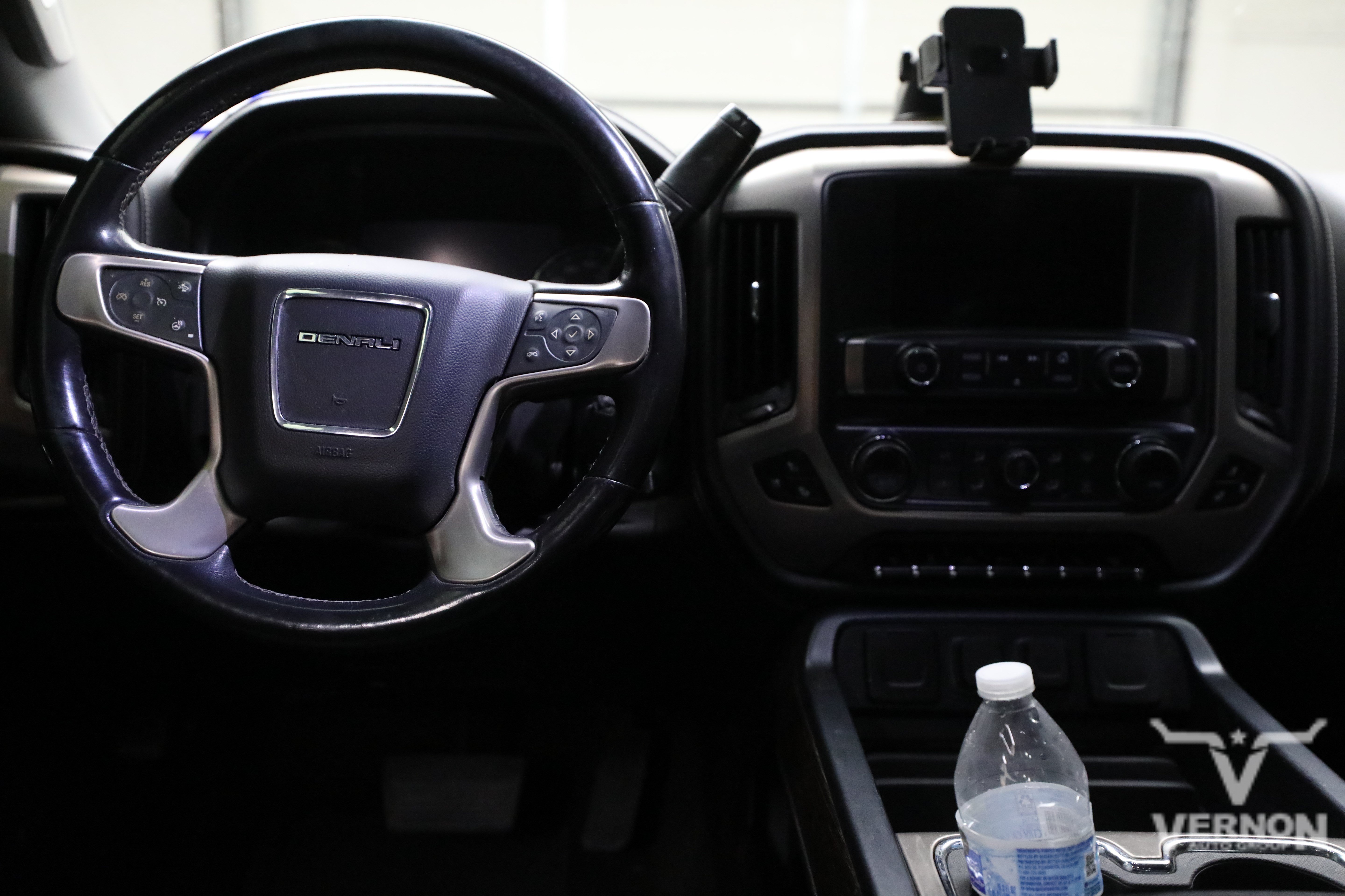Used 2018 Onyx Black GMC Y image 8