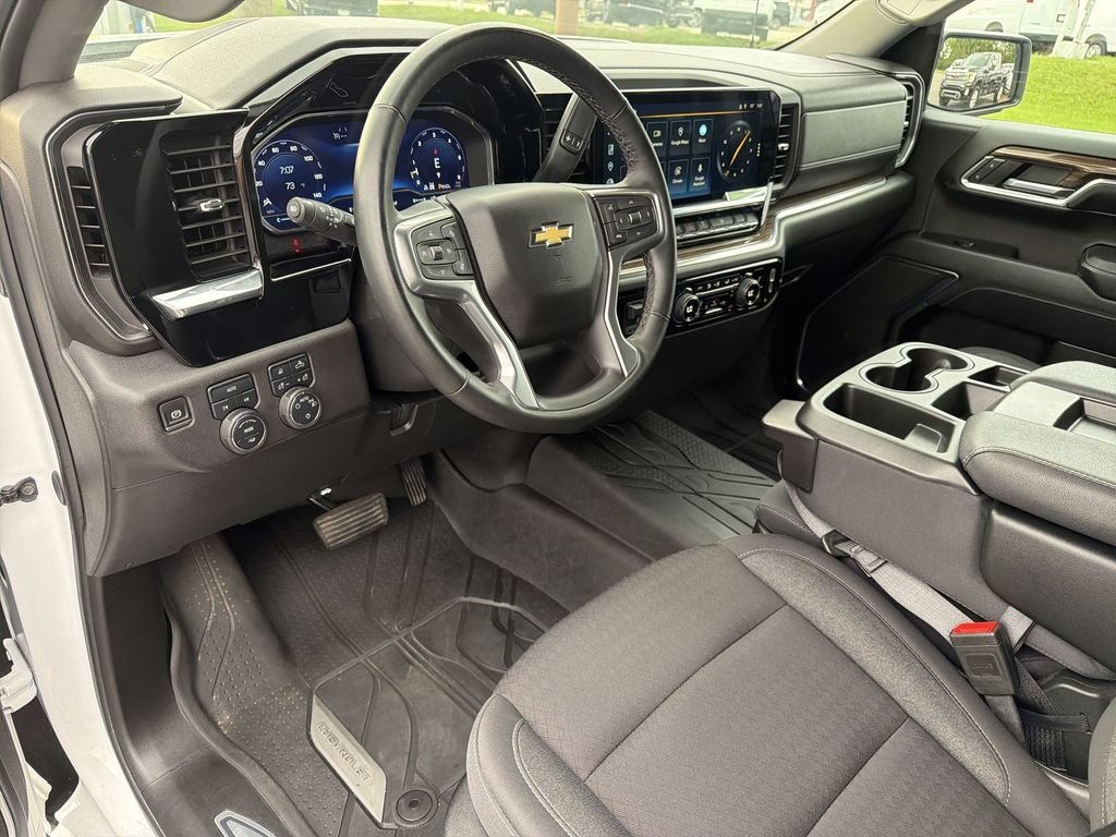 2024 Chevrolet Silverado 1500 LT - Photo 10