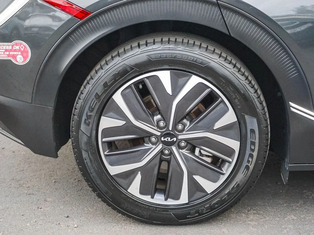 Certified Used 2024 Gray Kia Light image 9