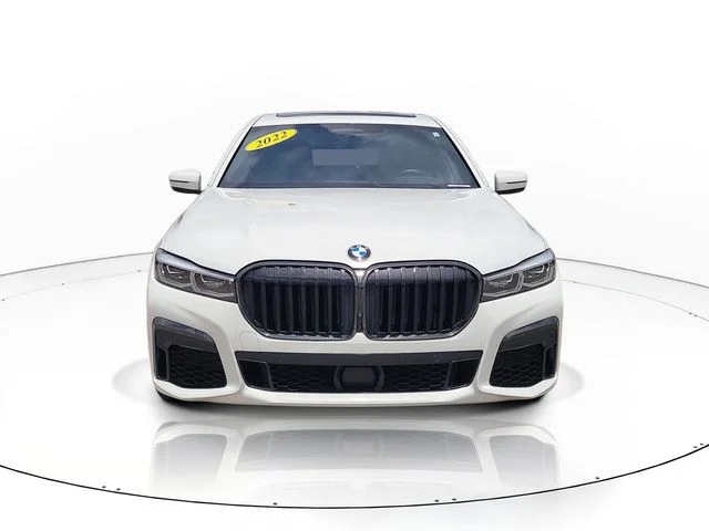 Used 2022 White BMW 750i xDrive image 2