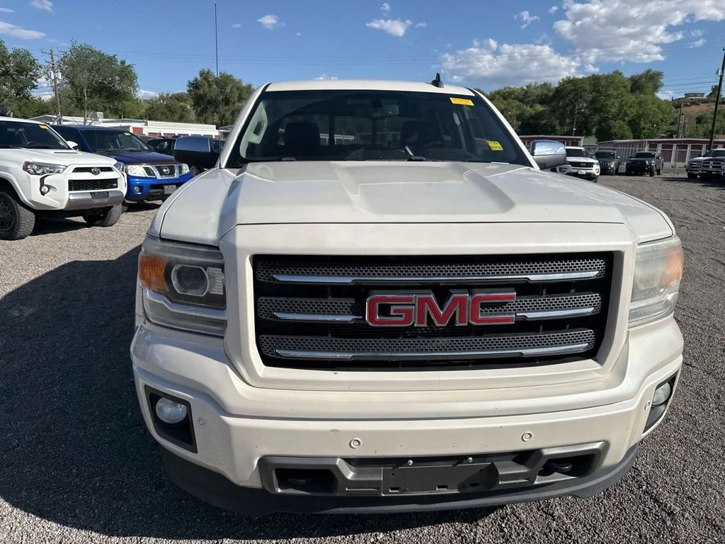 Used 2015 White Diamond Tricoat GMC SLT image 18