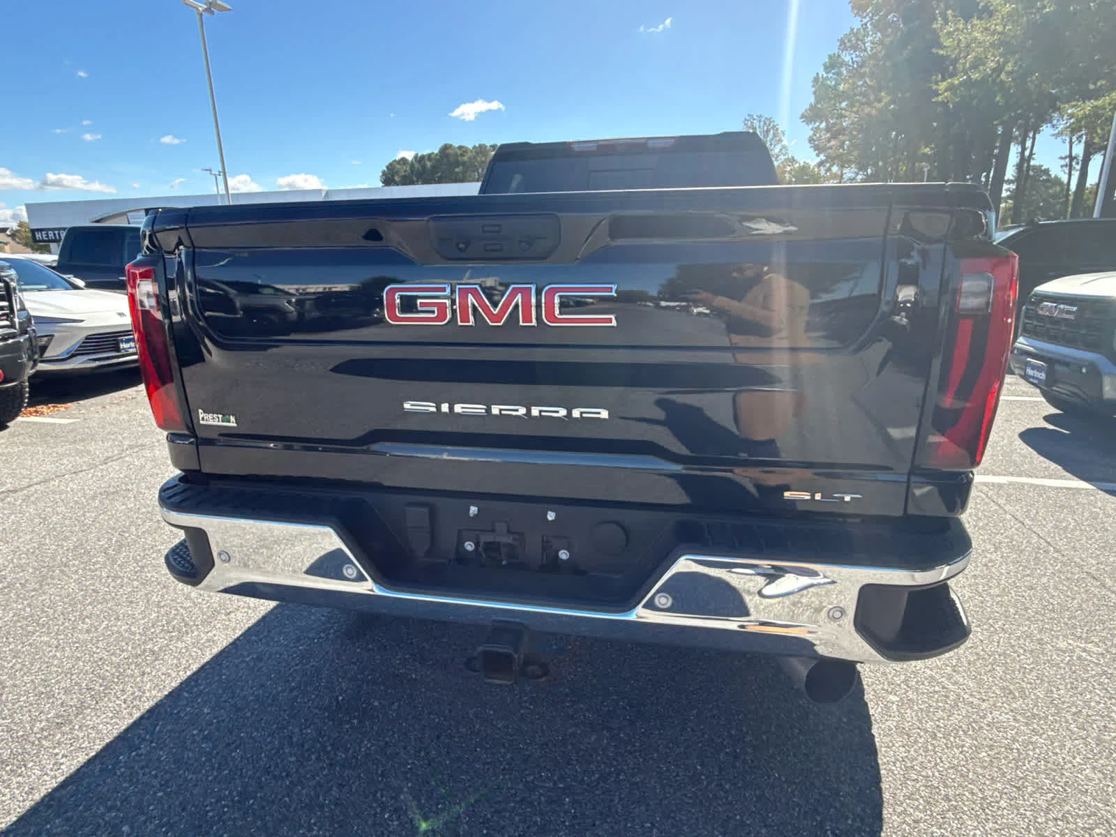 Used 2025 Onyx Black GMC SLT image 6