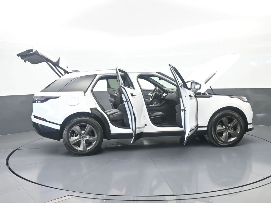 Used 2025 Gray Land Rover Dynamic SE image 69
