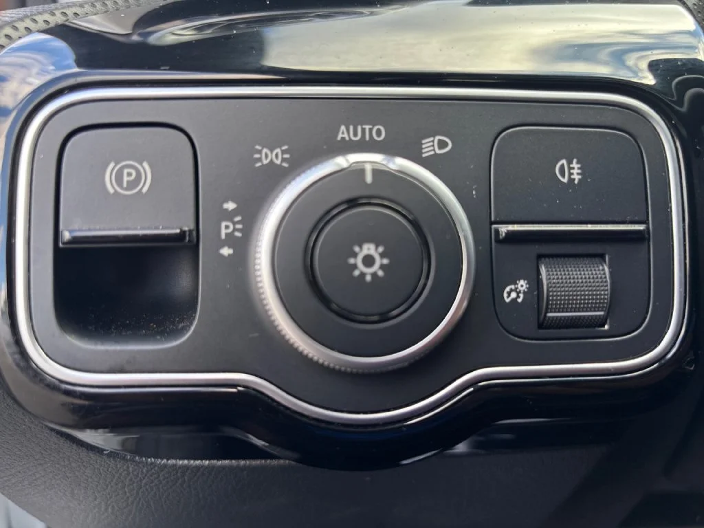 Used 2025 Blue Mercedes-Benz CLA 250 image 35