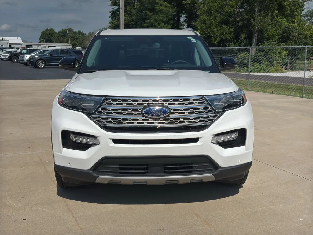 Used 2024 Star White Ford Limited image 7