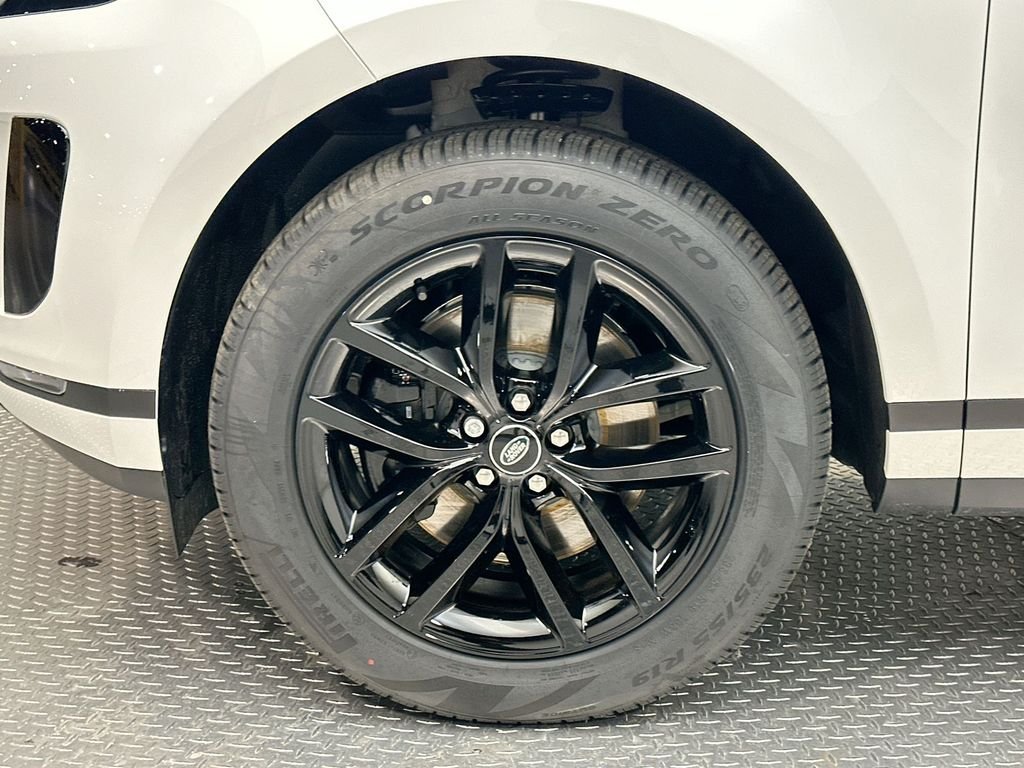 Used 2026 Fuji White Land Rover S image 3