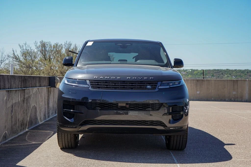 New 2026 Carpathian Gray Premium Metallic Land Rover SE image 4