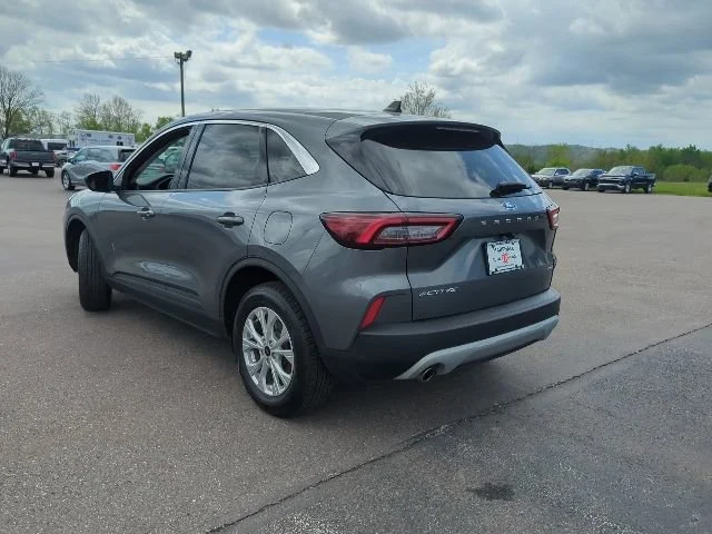 Used 2024  Ford Active image 28