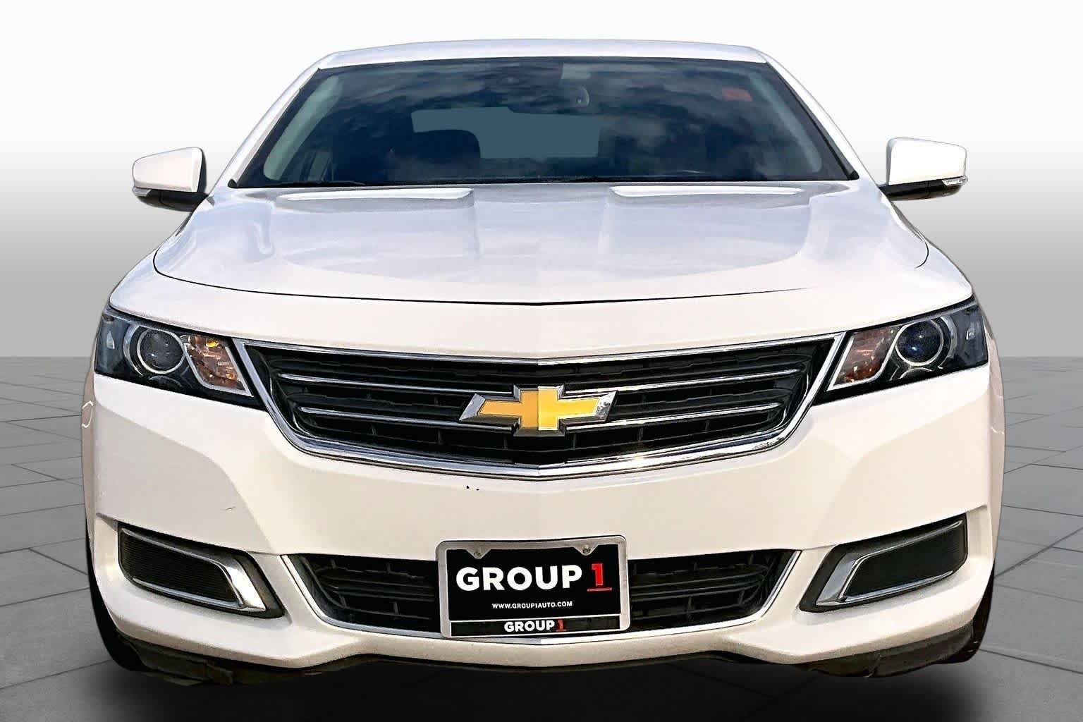 Used 2017 Summit White Chevrolet LT image 4