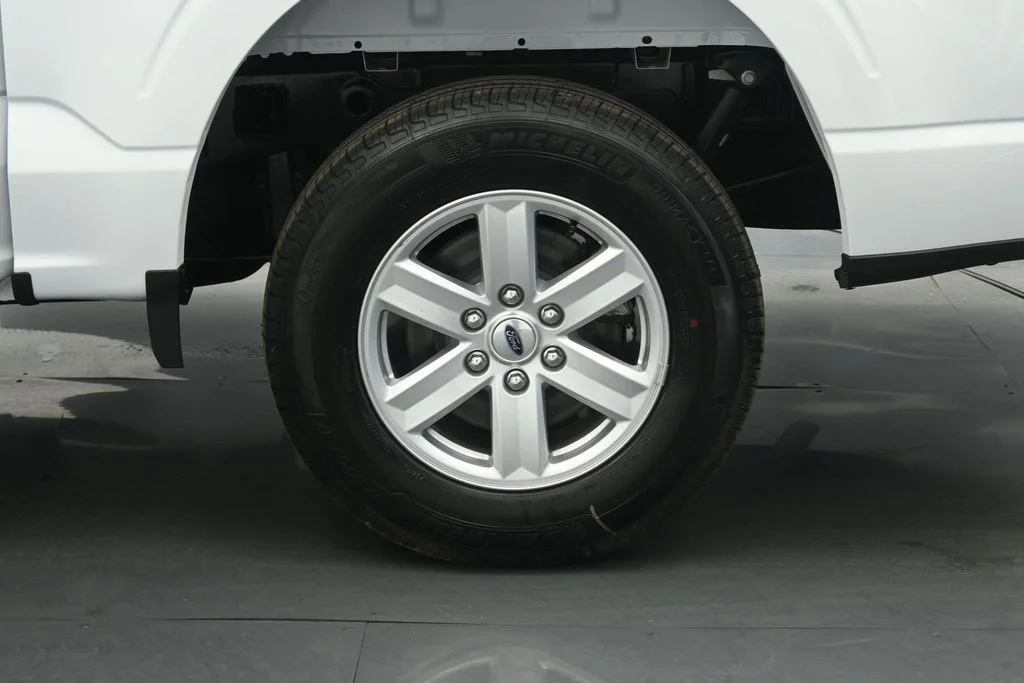 New 2026 Oxford White Ford XL image 18