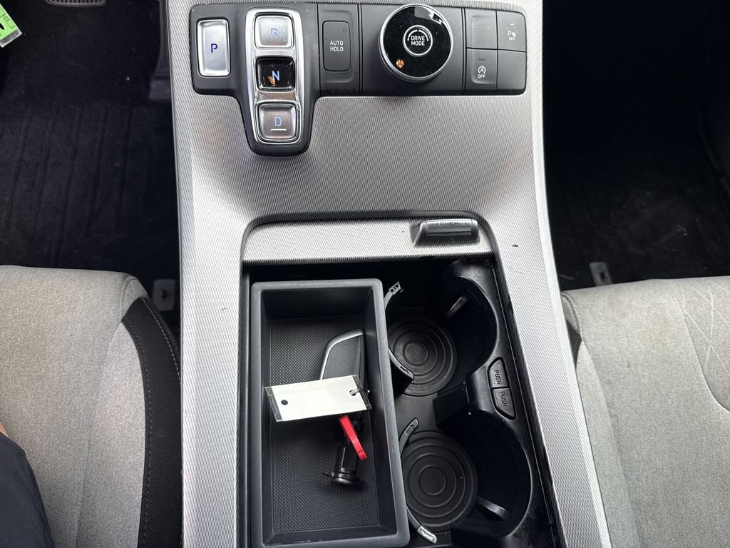 Used 2020 Hyper White Hyundai SE image 26