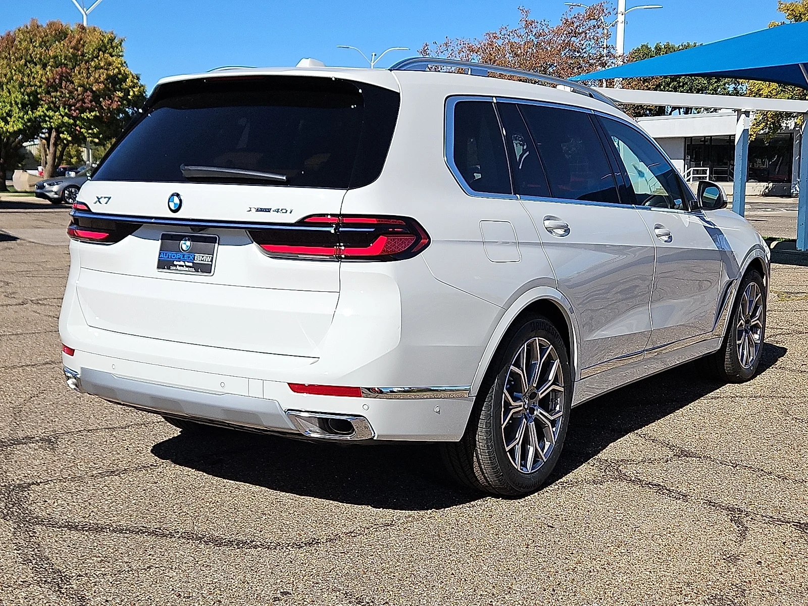 New 2026 Alpine White BMW xDrive40i All-Wheel Drive Sports Activity Vehicle image 3