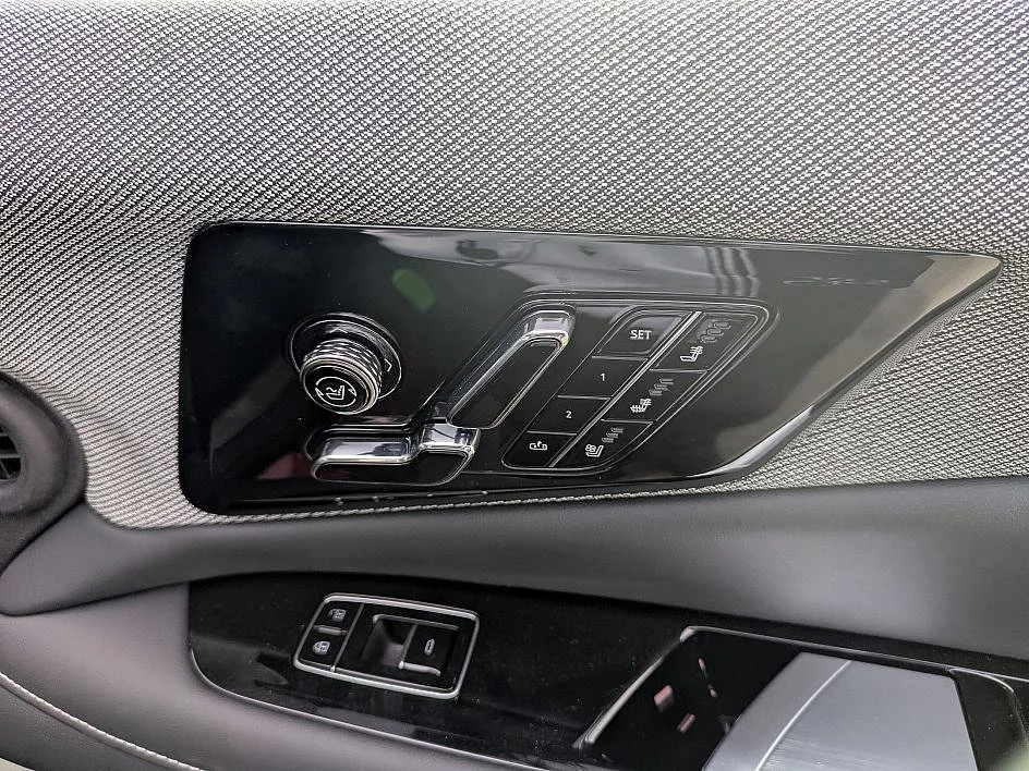 2025 Cadillac OPTIQ Luxury 2 - Photo 32
