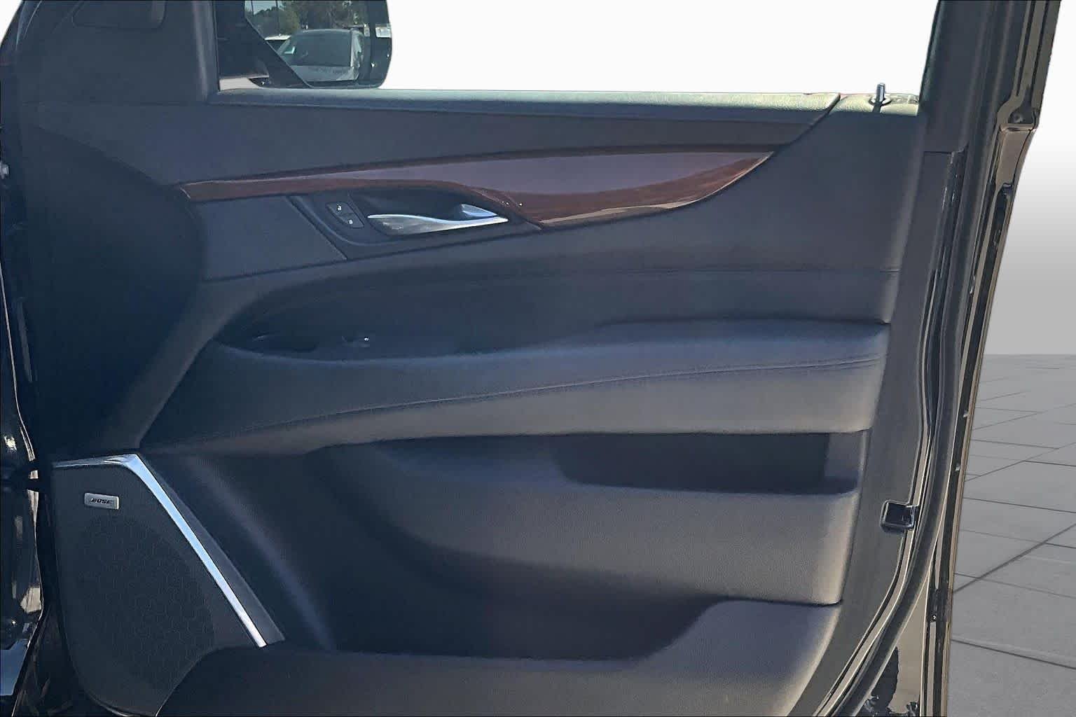 Used 2020 Black Raven Cadillac Luxury image 21