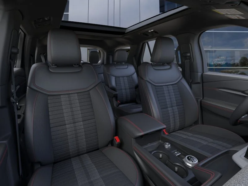 New 2026 Space White Metallic Ford ST-Line image 33