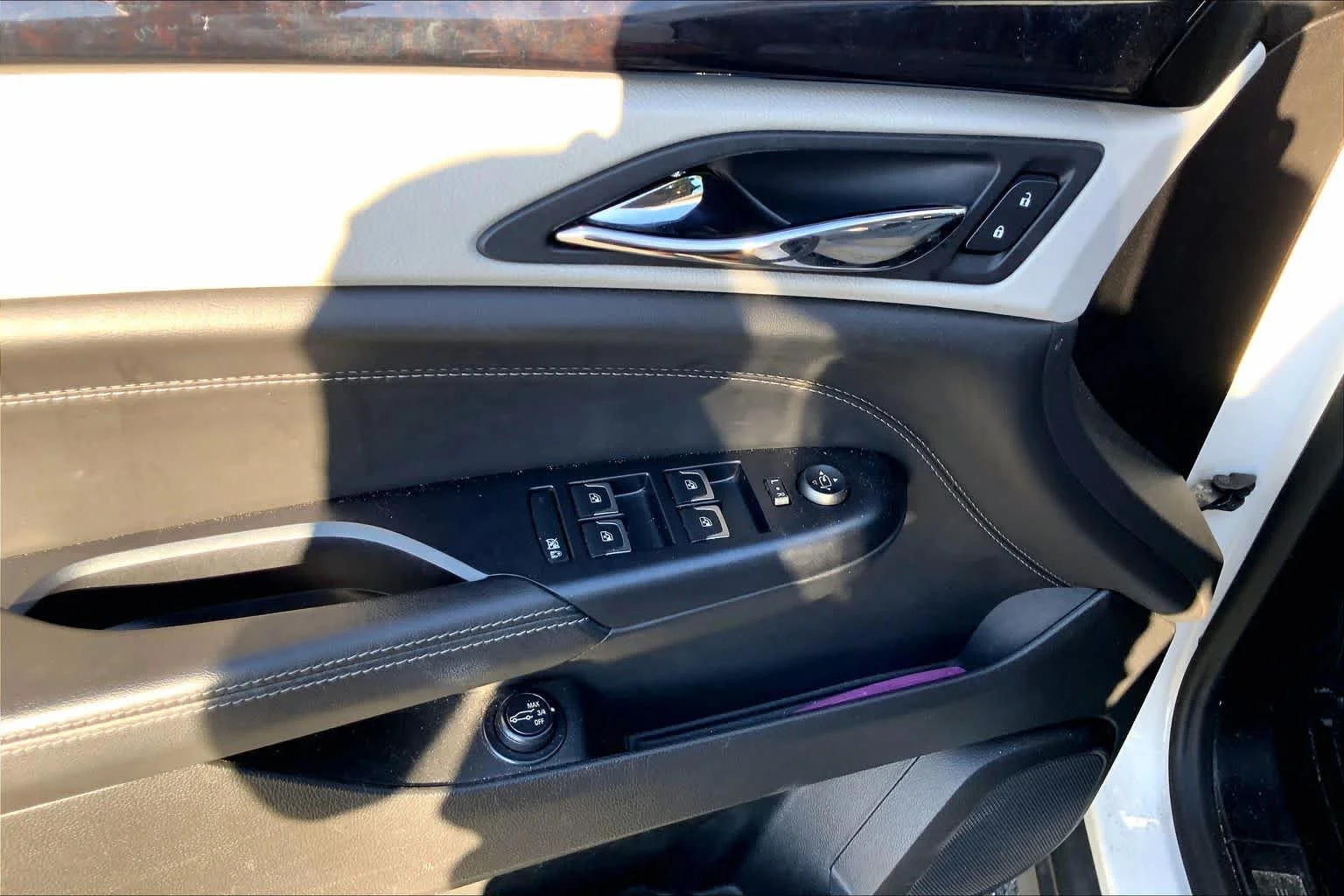 Used 2015 Platinum Ice Tricoat Cadillac Performance Collection image 36