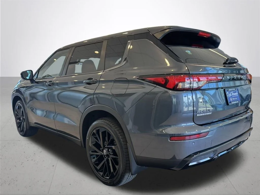 New 2026 Gray Nissan SL image 10