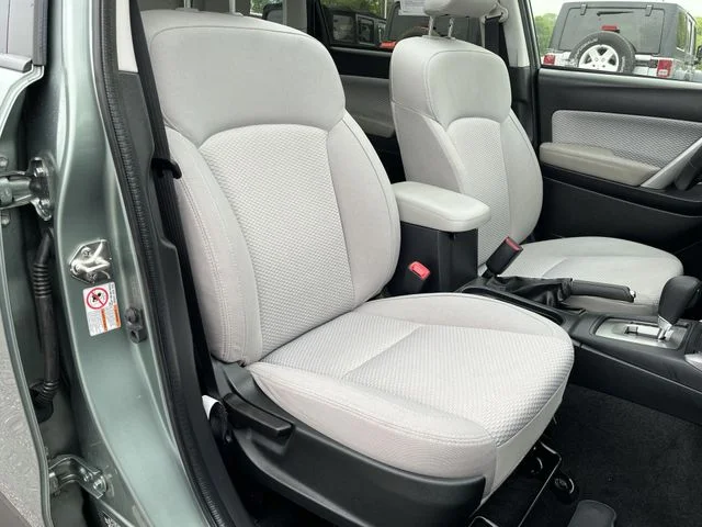 Used 2017 Green Subaru 2.5i Premium image 27