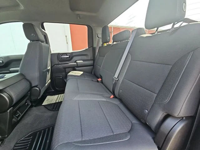 Used 2022 White Chevrolet Custom image 27