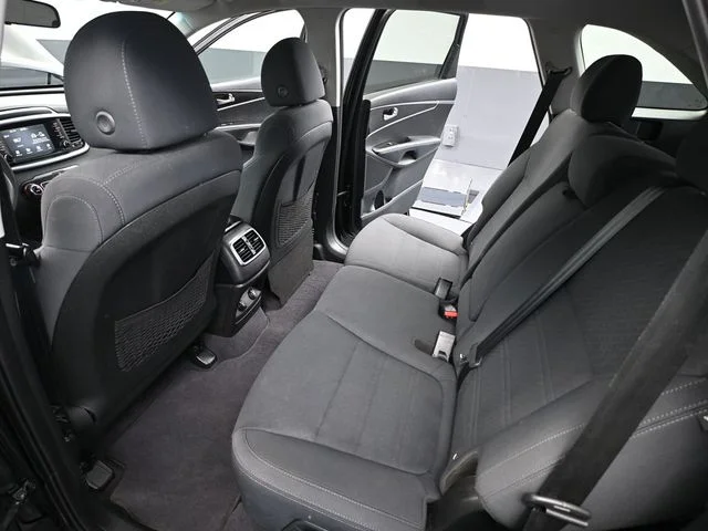 2019 Kia Sorento LX - Photo 32