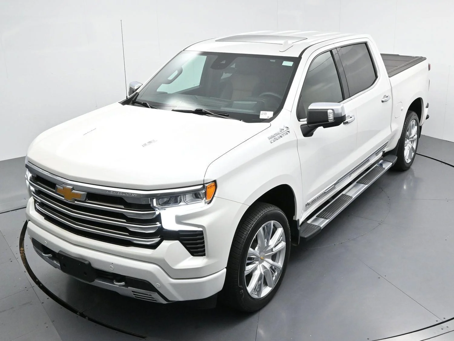 Used 2024 Iridescent Pearl Tricoat Chevrolet High Country image 41