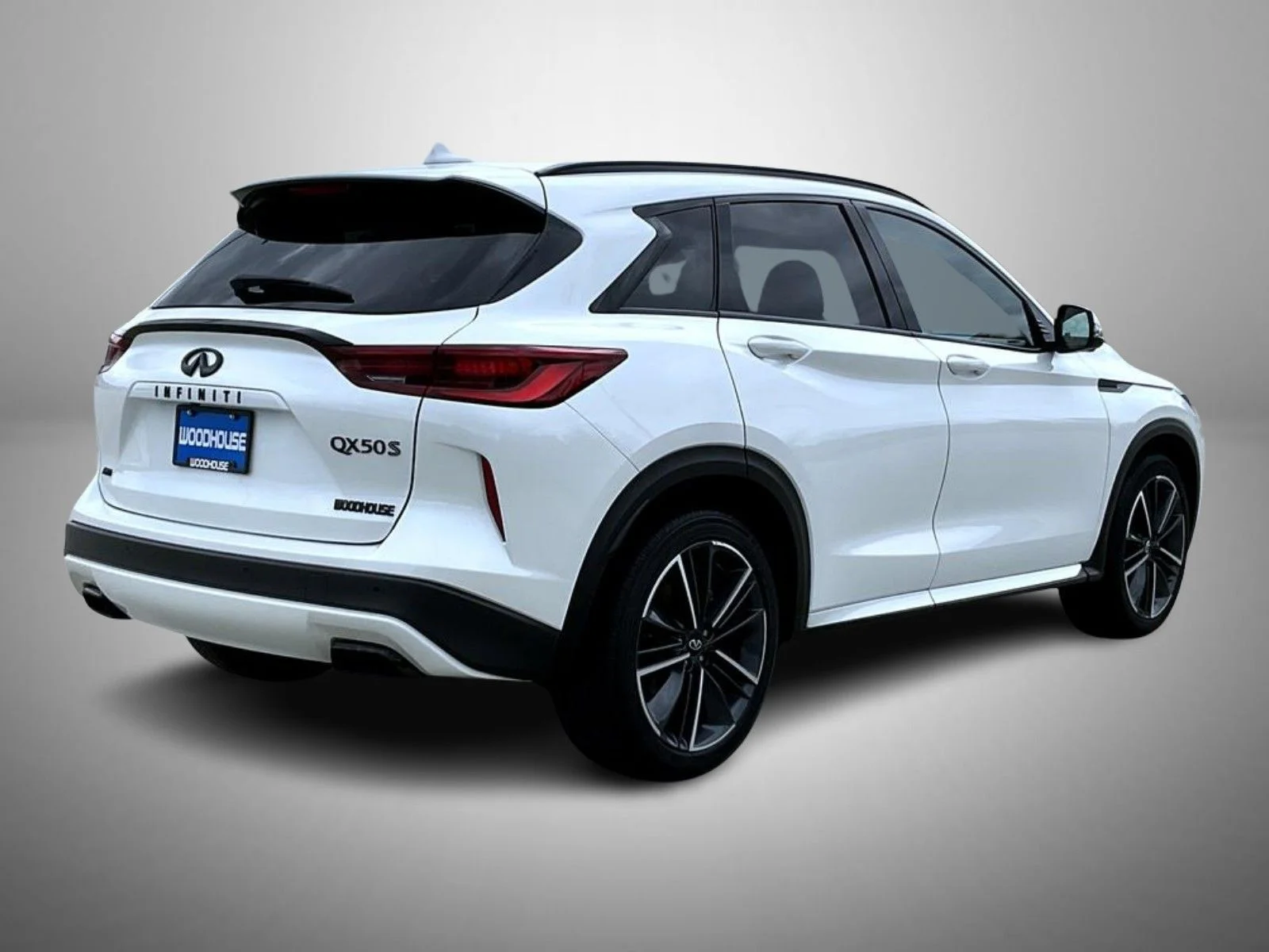 Used 2025 White INFINITI SPORT image 5