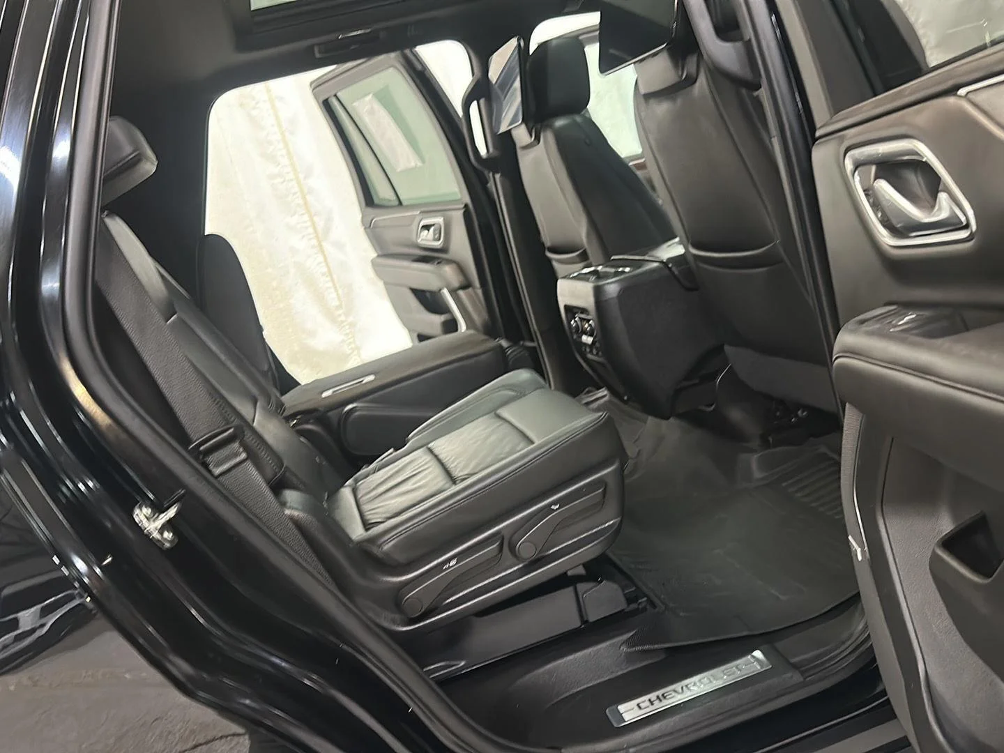 Used 2022 Black Chevrolet Z71 image 28