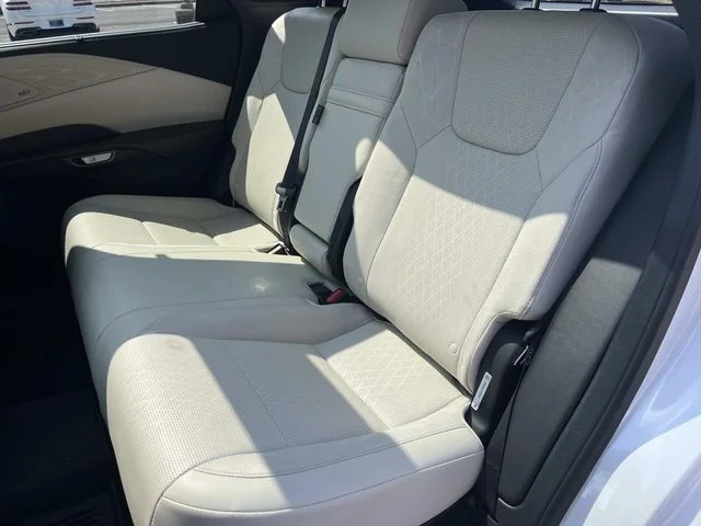 Certified Used 2024 EMINENT WHITE PEARL Lexus 350 Luxury image 22