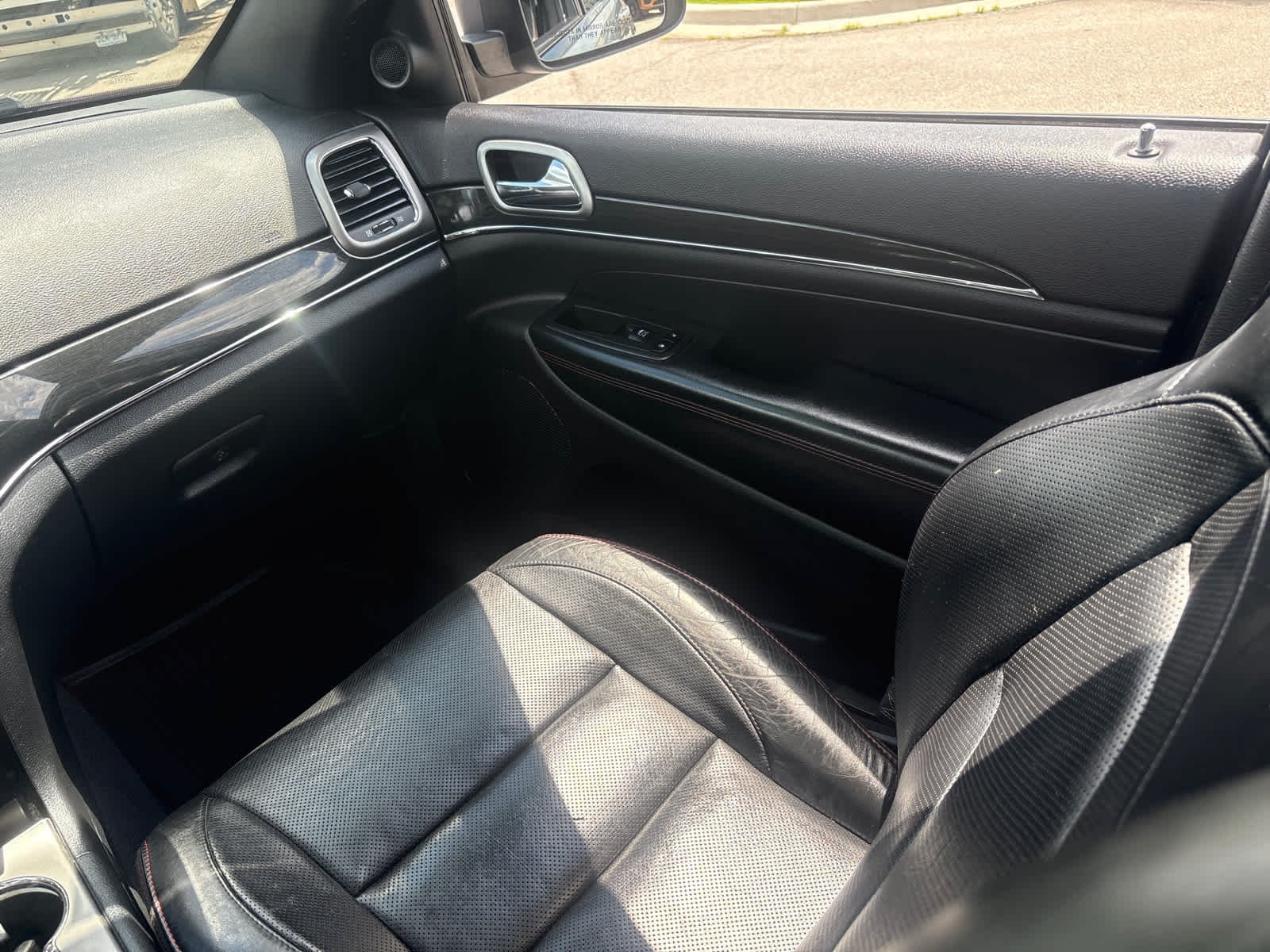 Used 2018 Billet Silver Metallic Clearcoat Jeep Trailhawk image 17