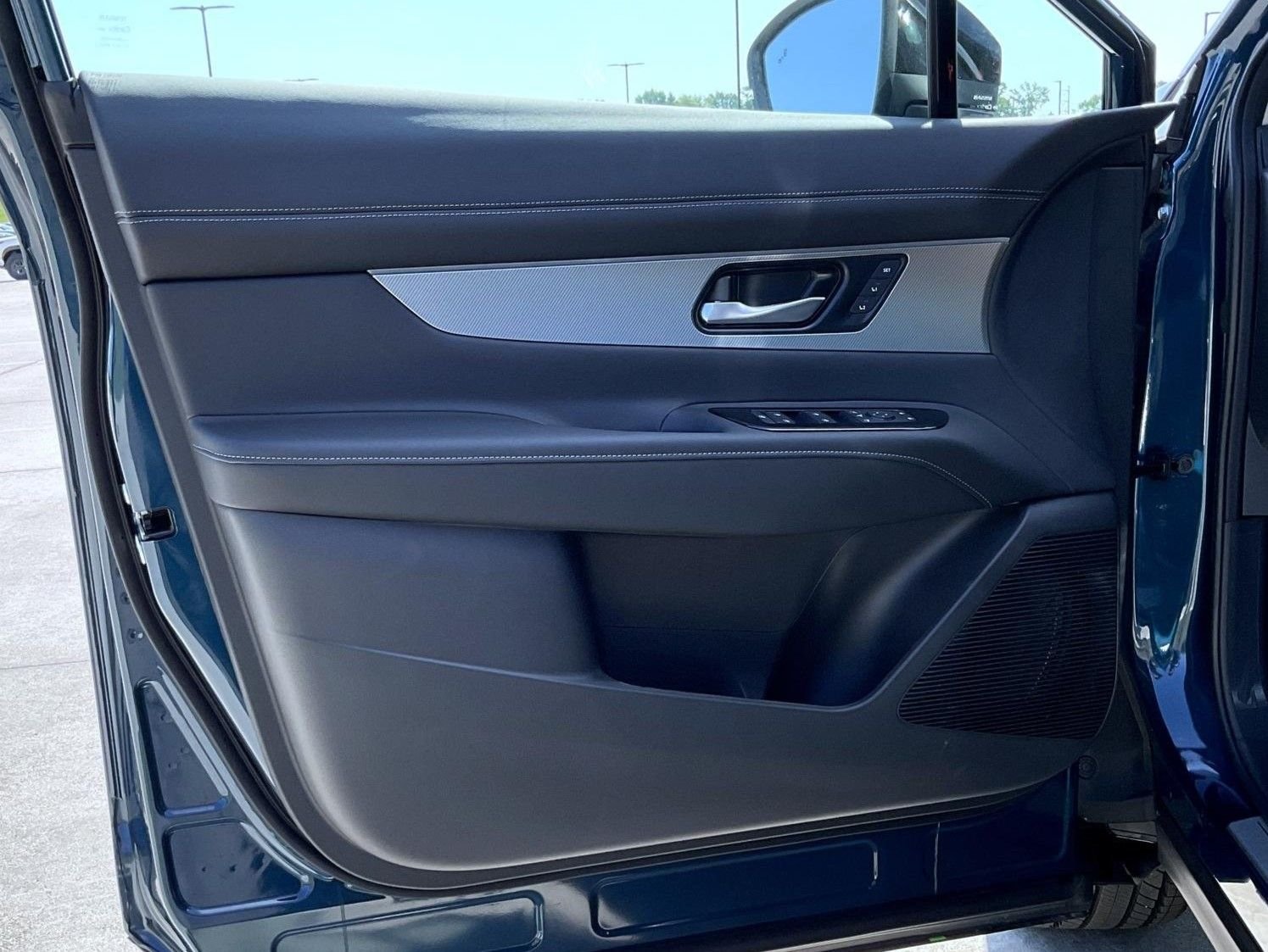 New 2026 Aurora Blue Pearl Metallic Nissan Platinum image 9