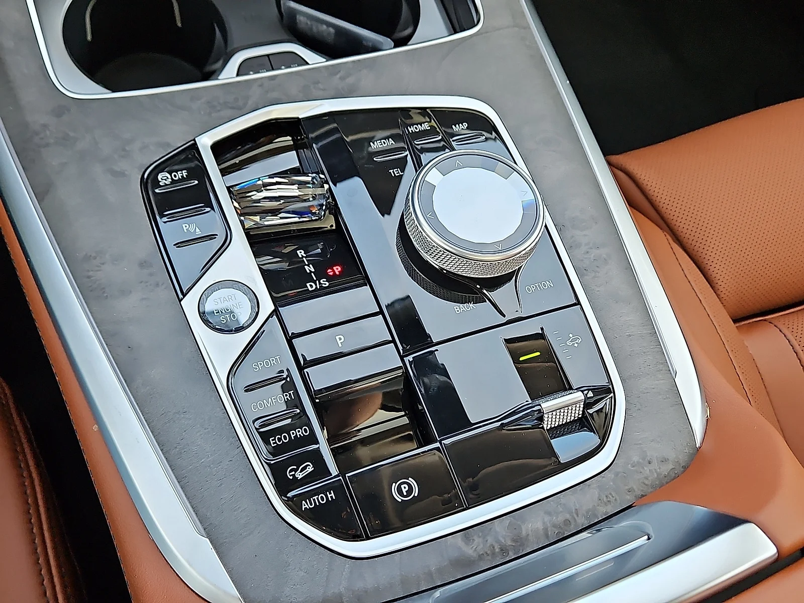 New 2026 Alpine White BMW xDrive40i All-Wheel Drive Sports Activity Vehicle image 15