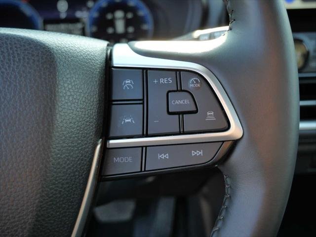Certified Used 2026 WIND CHILL PEARL Toyota  image 28