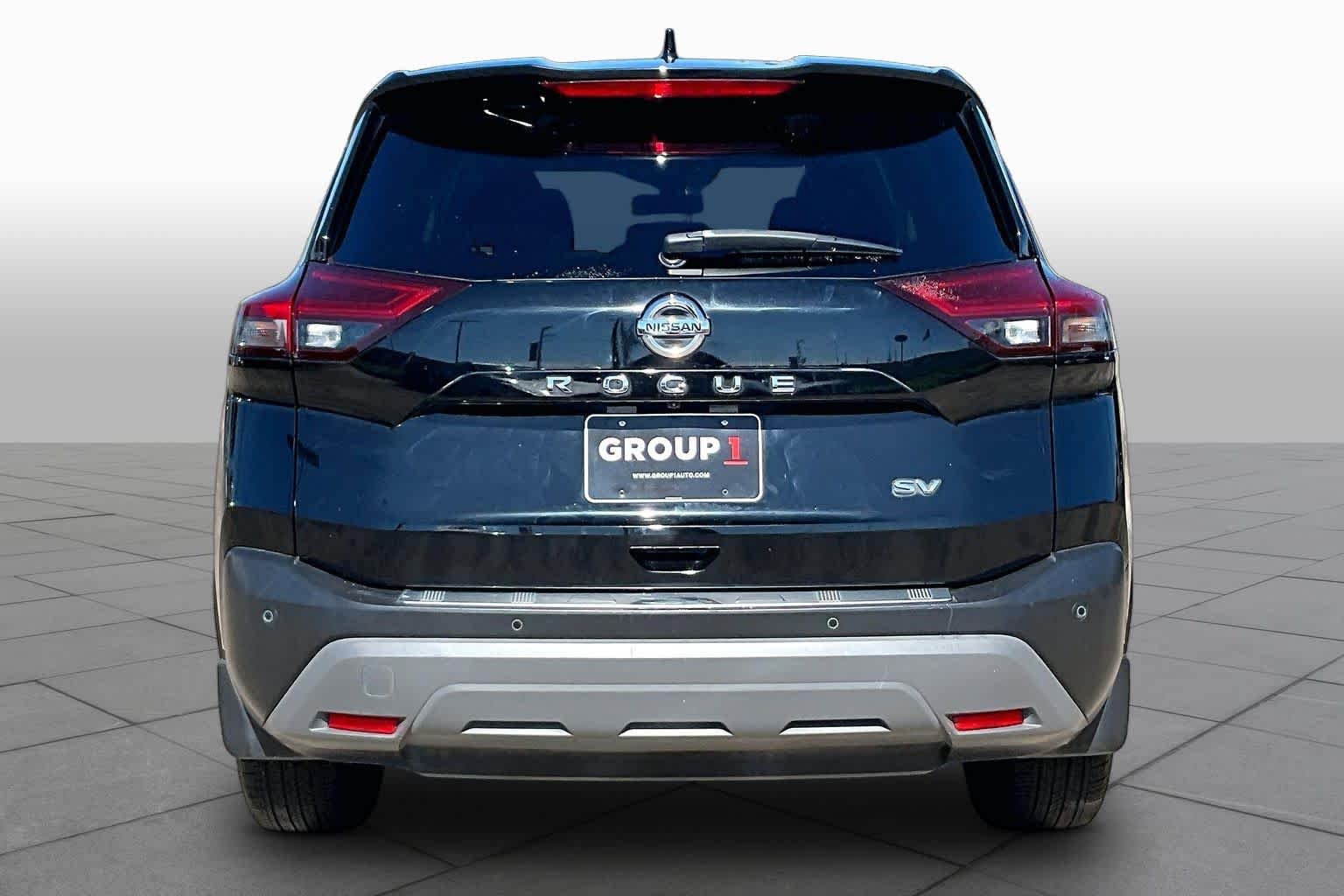 Used 2021 Super Black Nissan SV image 5
