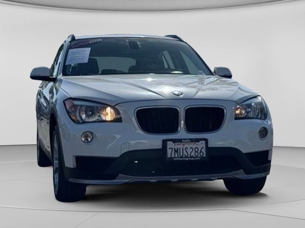 Used 2015 Alpine White BMW sDrive28i image 4