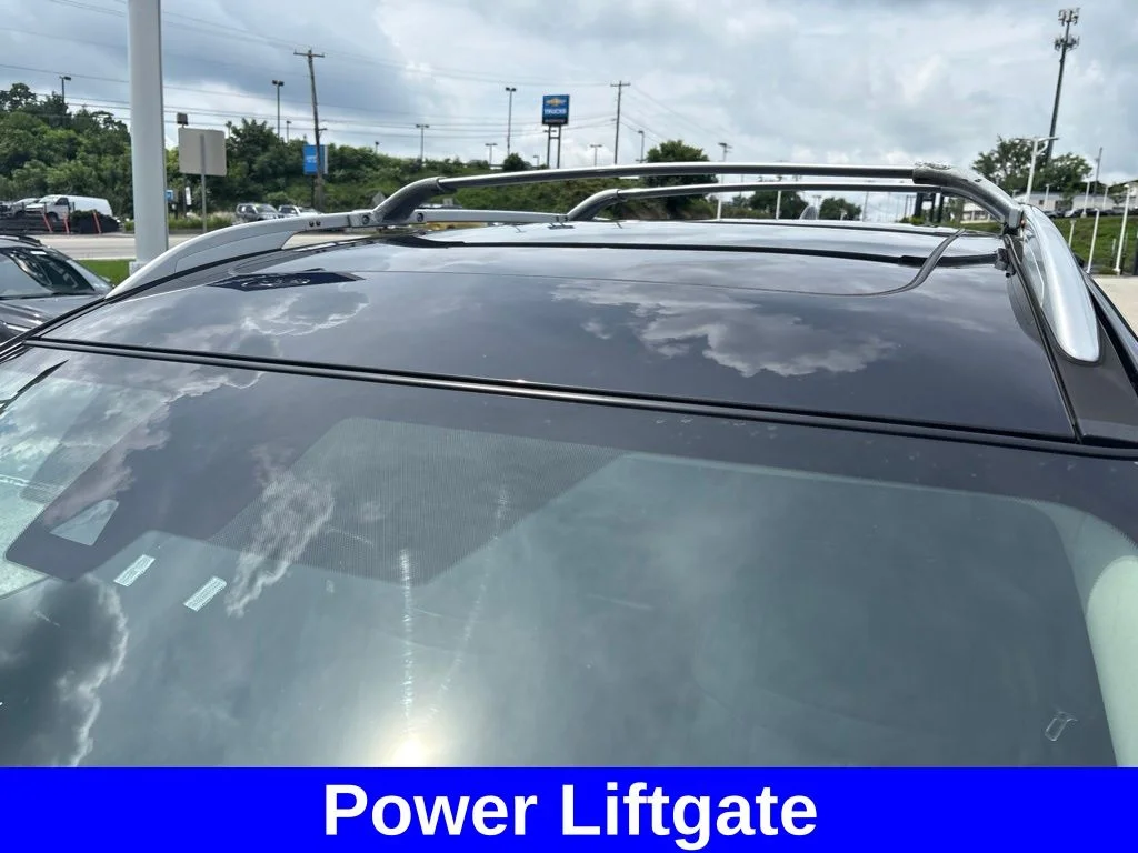 Used 2017 Black Nissan SL image 12