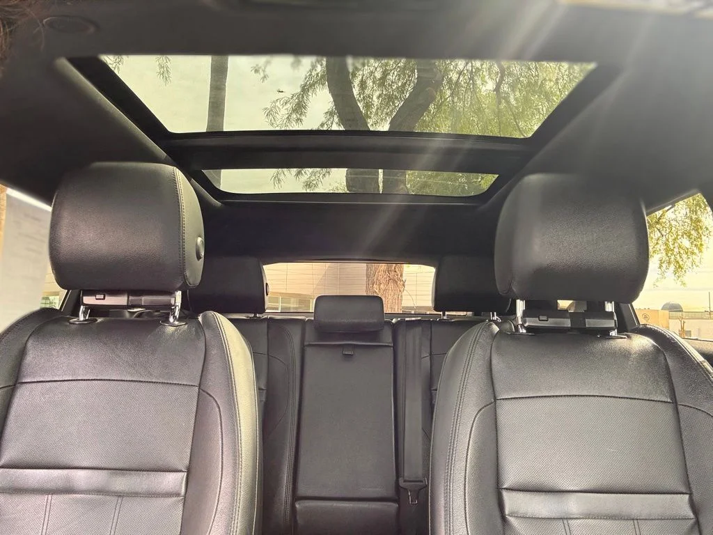 Certified Used 2024  Land Rover Dynamic image 17