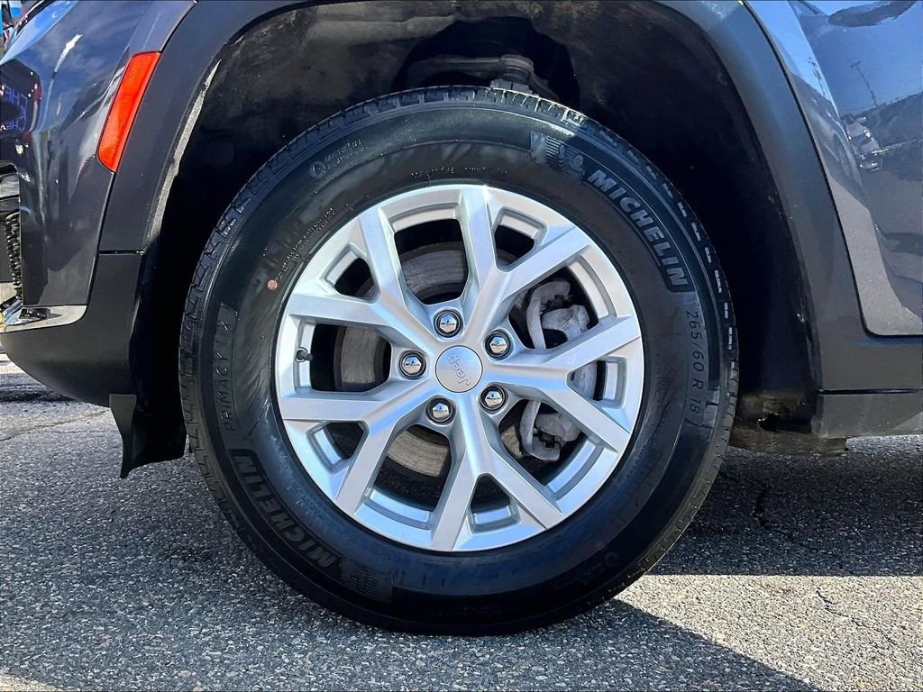Used 2023 Metallic Jeep Limited image 7