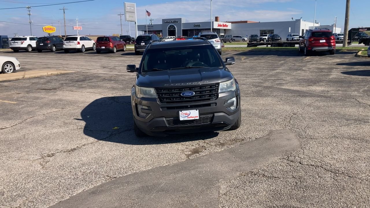 2016 Ford Explorer Sport photo 2