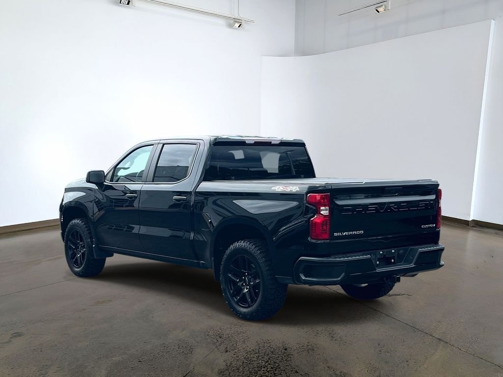 Used 2023 Black Chevrolet Custom image 6