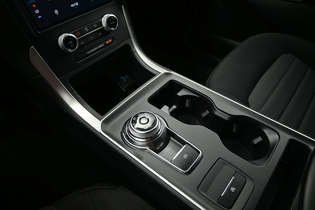Used 2023 Black Metallic Ford SE image 25