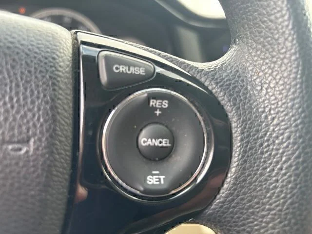 Used 2016  Honda LX image 6
