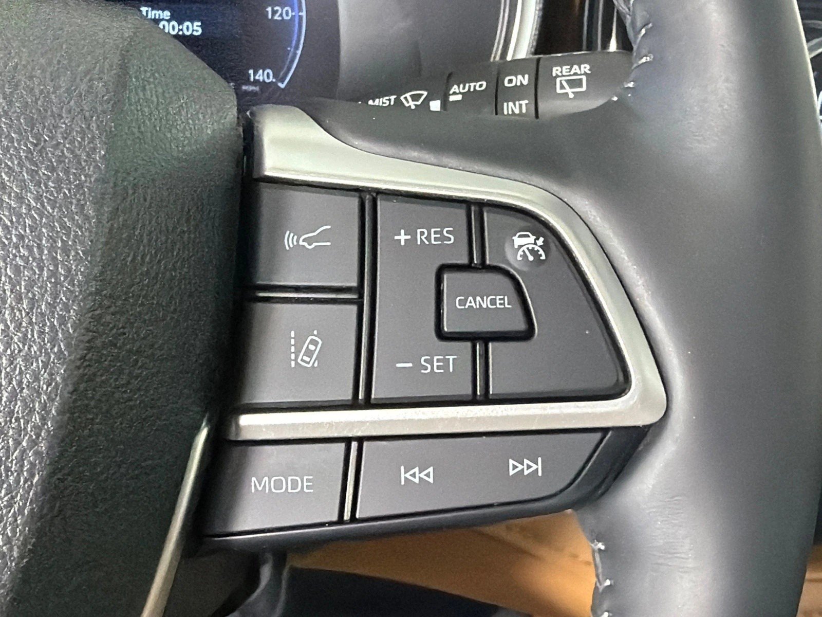 Used 2024 Wind Chill Pearl Toyota Platinum image 28