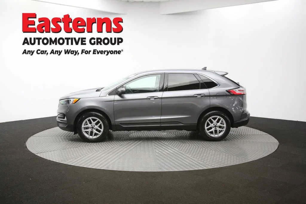 Used 2024 Gray Ford SEL image 57