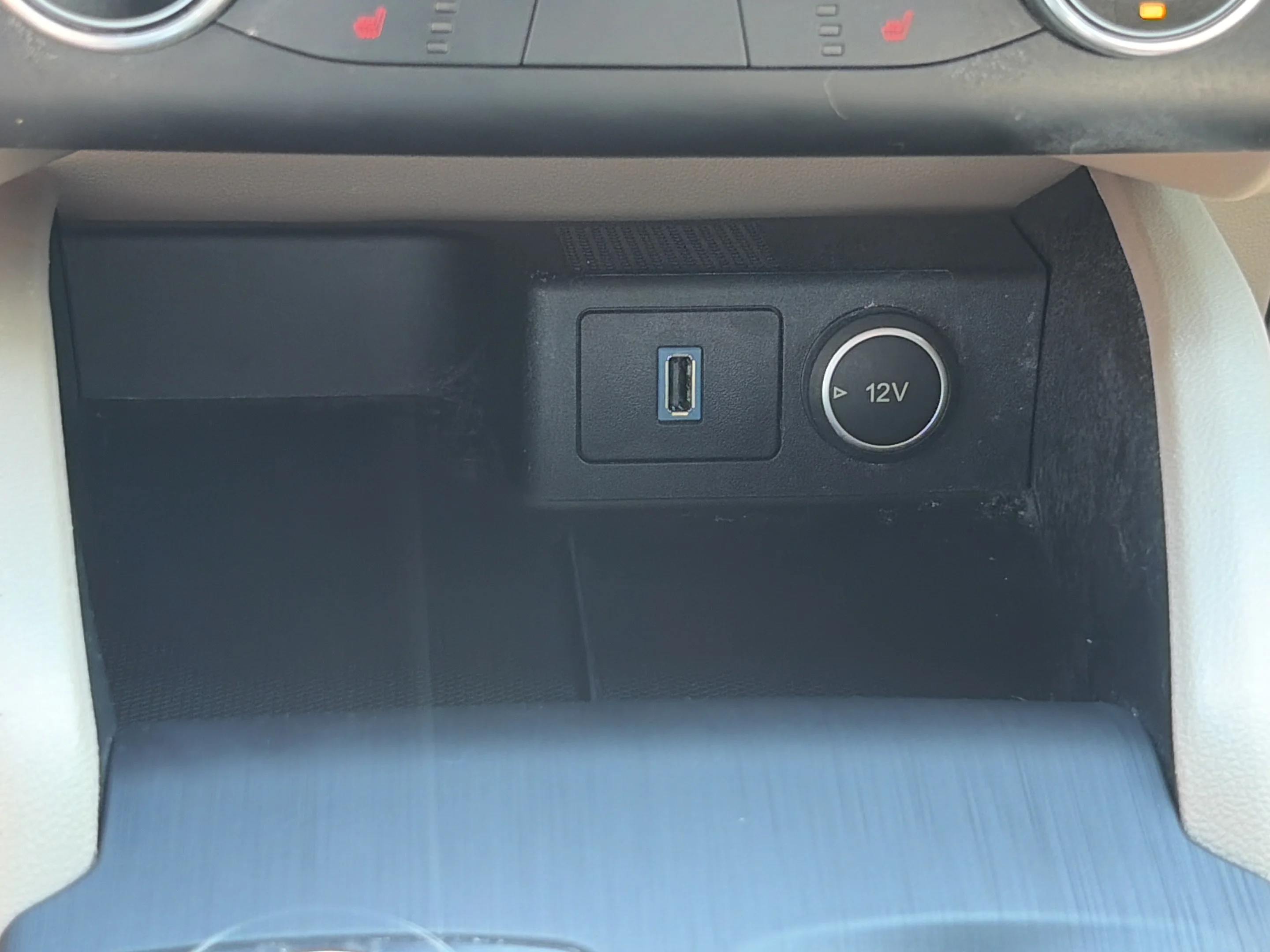 Used 2020 Green Metallic Ford SE image 19