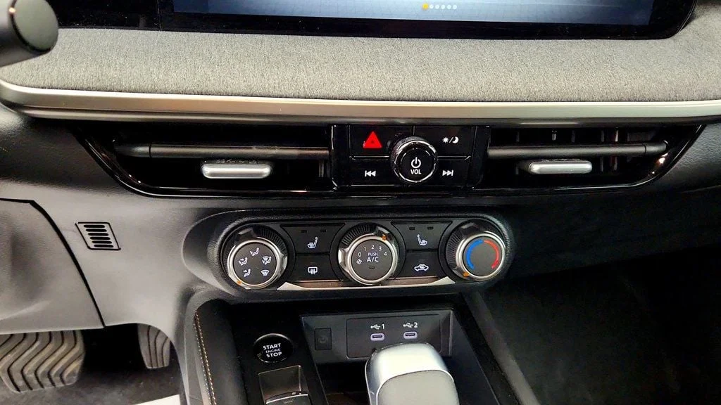Used 2025 Canyon Bronze Metallic Nissan SV AWD image 17