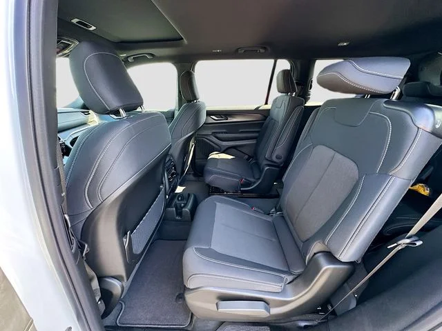 New 2026 Bright White Clearcoat Jeep Laredo image 17